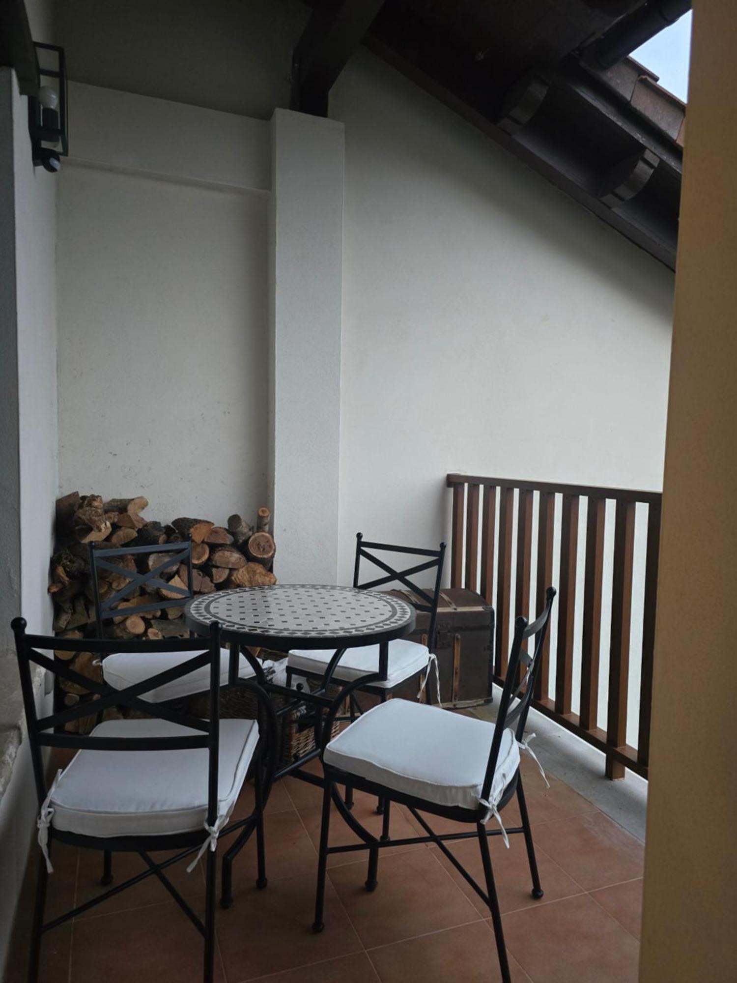 Un Encanto De Duplex Jaca Exterior photo