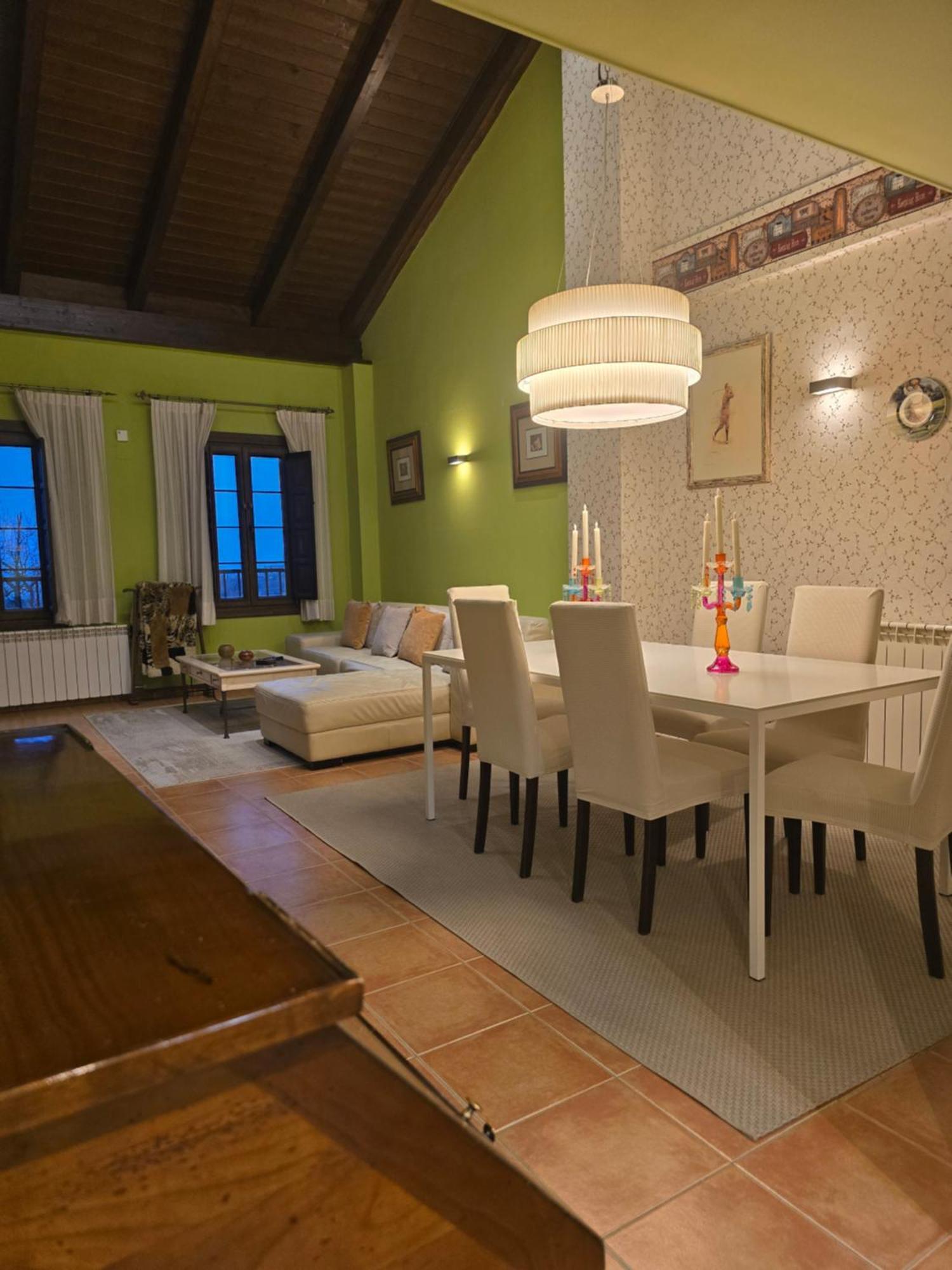 Un Encanto De Duplex Jaca Exterior photo