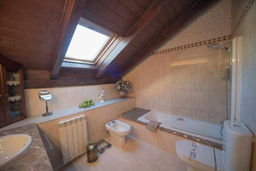Un Encanto De Duplex Jaca Exterior photo